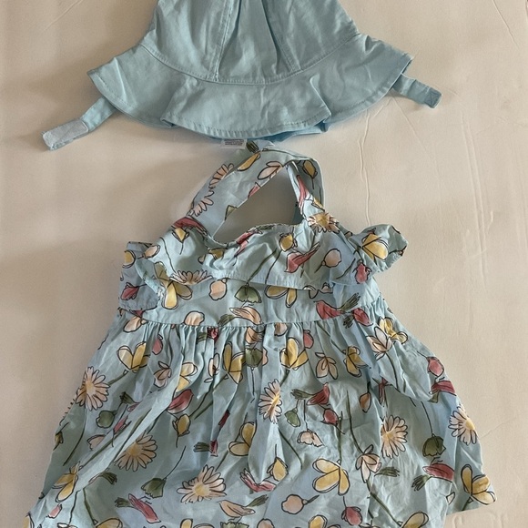 Carters’s 3 piece floral set with hat - Picture 2 of 6